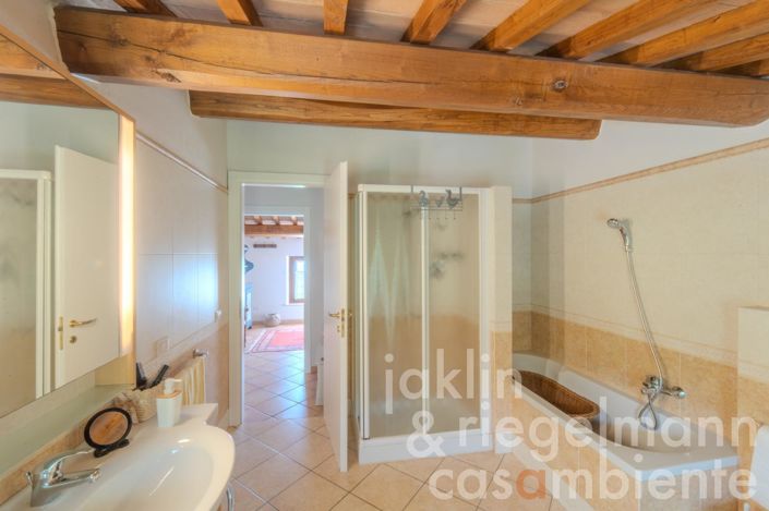 Image No.37-6 Bed Country House for sale