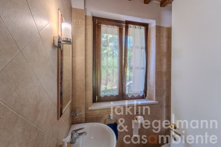 Image No.38-6 Bed Country House for sale