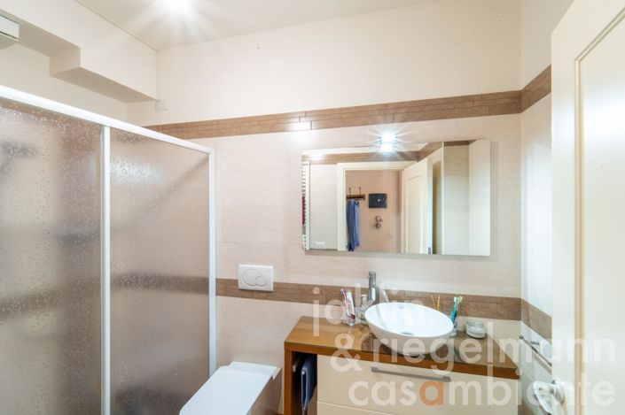 Image No.53-6 Bed Country House for sale