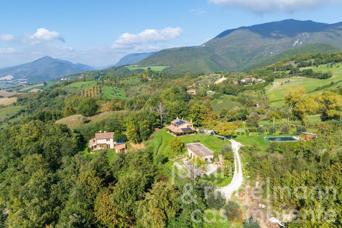 Image No.9-6 Bed Country House for sale