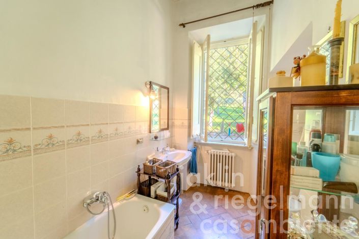 Image No.28-6 Bed Country House for sale