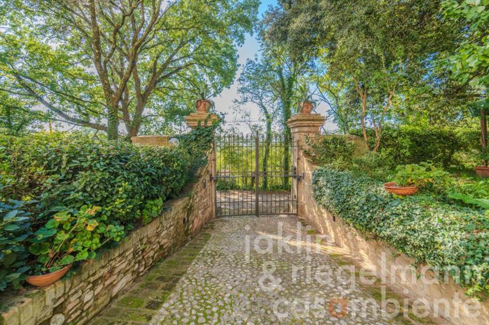 Image No.9-6 Bed Country House for sale