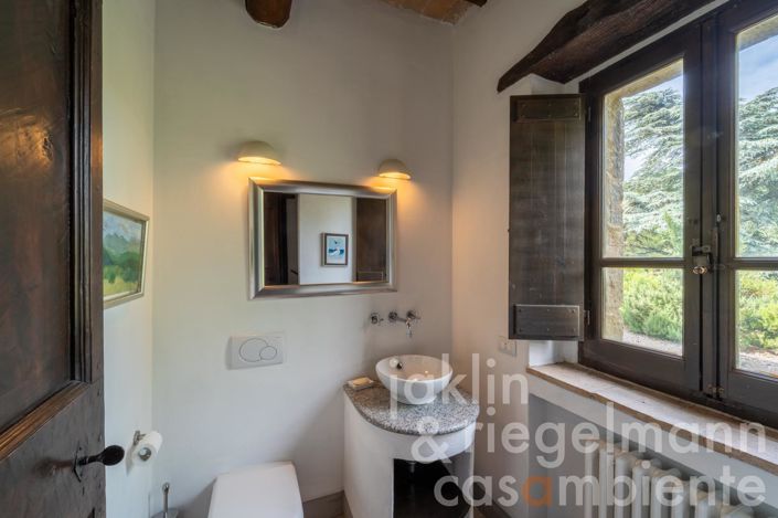 Image No.37-3 Bed Country House for sale