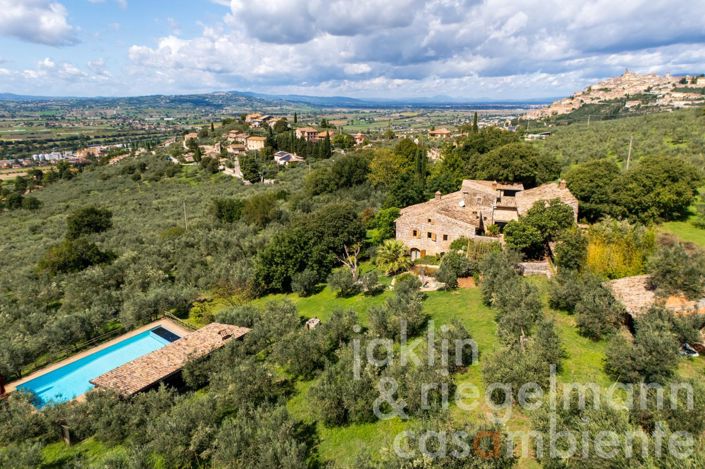 Image No.1-8 Bed Country House for sale