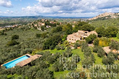 8 Bed Country House for sale