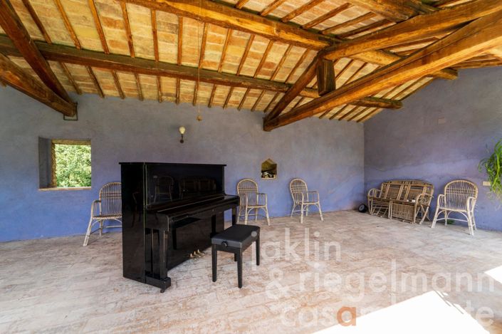 Image No.33-8 Bed Country House for sale