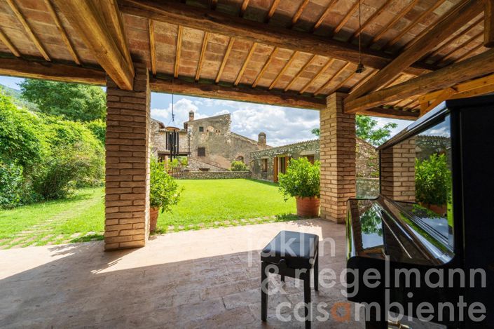 Image No.34-8 Bed Country House for sale