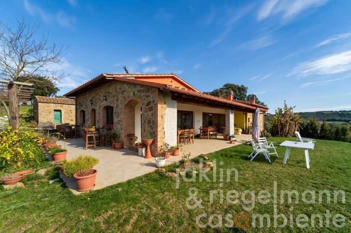 Image No.19-9 Bed Farmhouse for sale