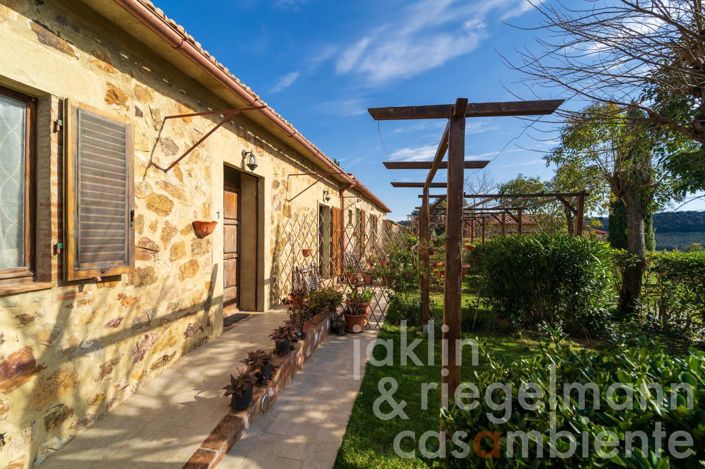 Image No.25-9 Bed Farmhouse for sale