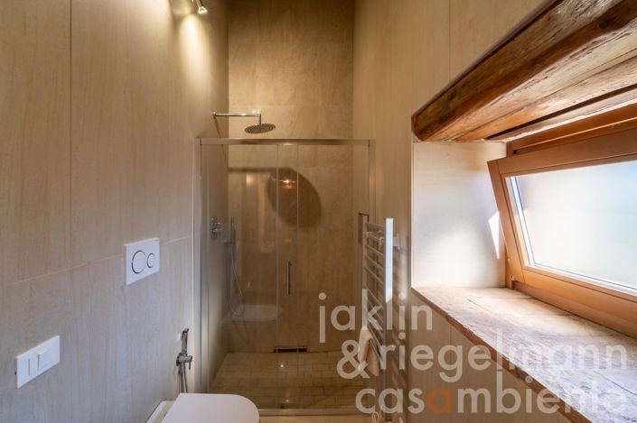 Image No.38-9 Bed Farmhouse for sale