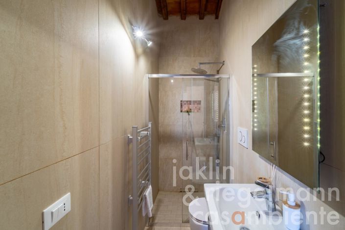 Image No.46-9 Bed Farmhouse for sale