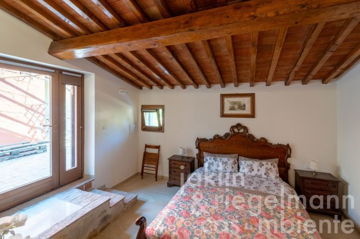 Image No.59-9 Bed Farmhouse for sale