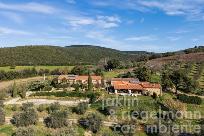 Image No.8-9 Bed Farmhouse for sale