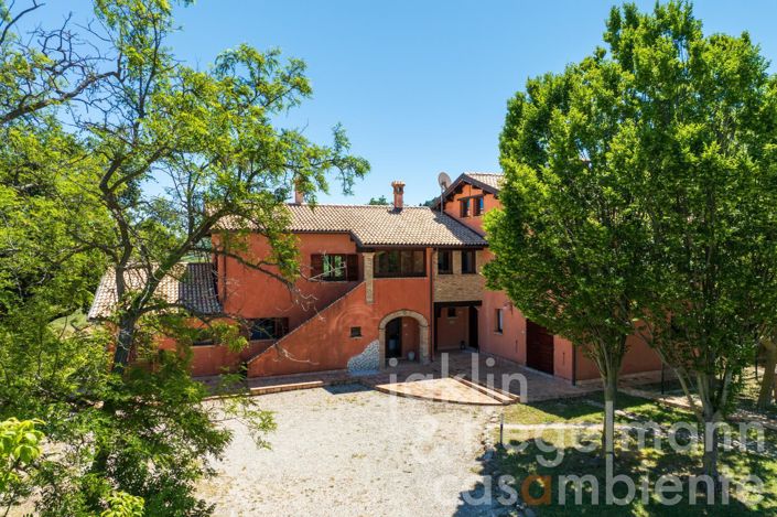 Image No.11-8 Bed Country House for sale