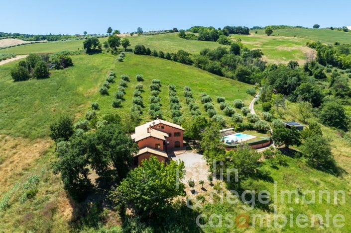 Image No.22-8 Bed Country House for sale