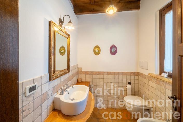 Image No.50-8 Bed Country House for sale