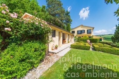 68307c5e4e6e4m420801