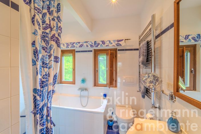 Image No.32-3 Bed Country House for sale