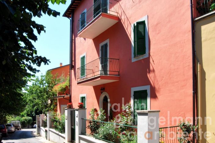 Image No.2-6 Bed House for sale