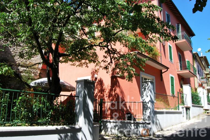 Image No.4-6 Bed House for sale