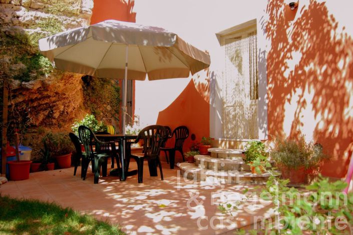 Image No.8-6 Bed House for sale