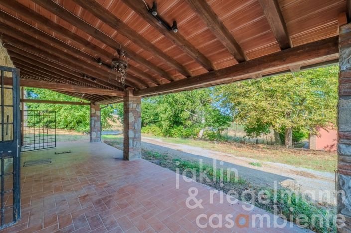 Image No.16-4 Bed Farmhouse for sale