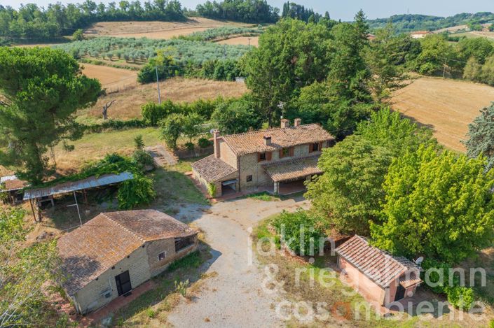 Image No.2-4 Bed Farmhouse for sale