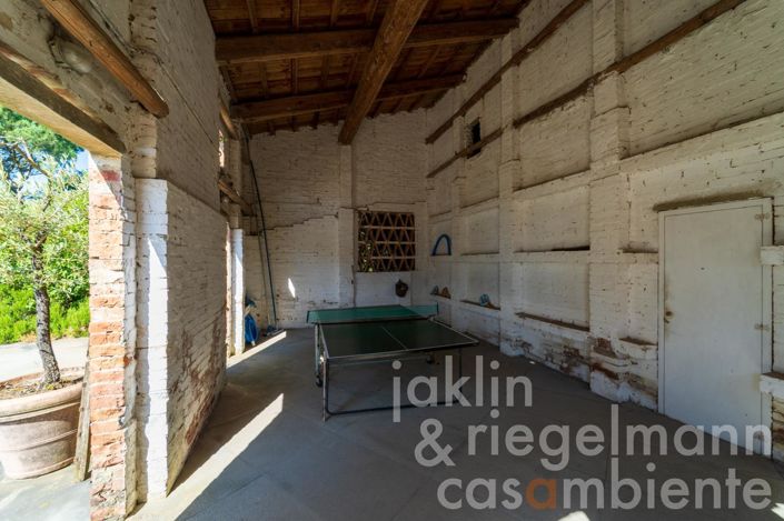 Image No.14-10 Bed Villa for sale