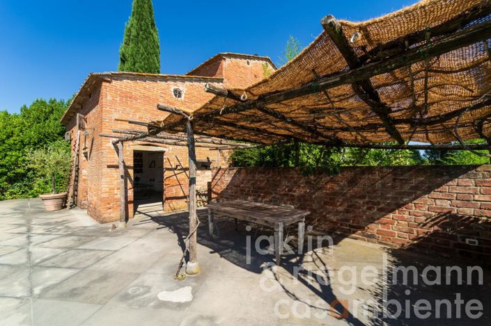 Image No.18-10 Bed Villa for sale