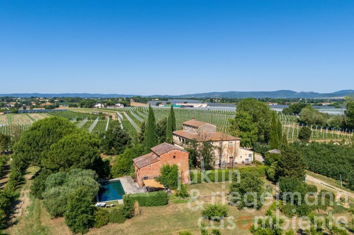 Image No.20-10 Bed Villa for sale