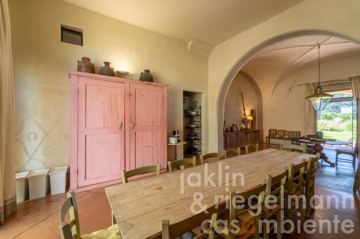 Image No.39-10 Bed Villa for sale