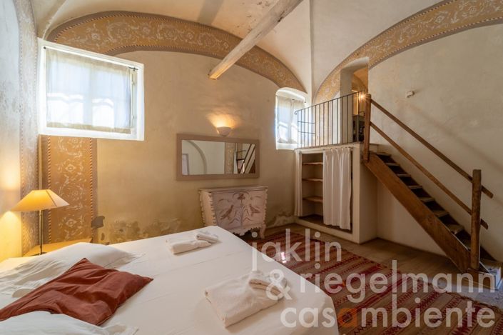 Image No.51-10 Bed Villa for sale