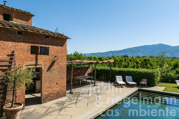 Image No.8-10 Bed Villa for sale