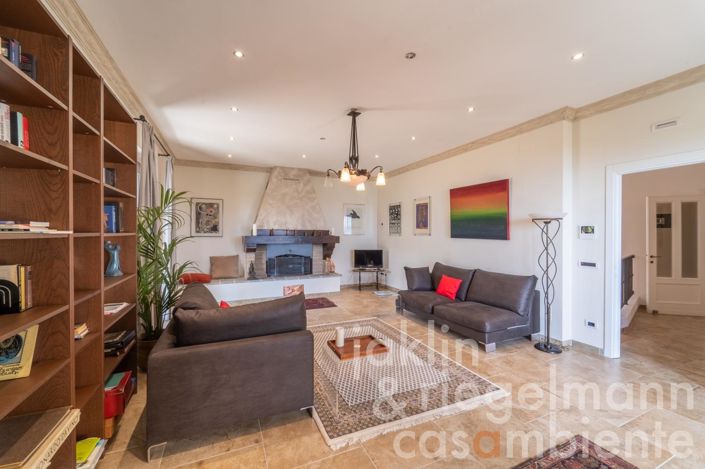 Image No.39-5 Bed Villa for sale