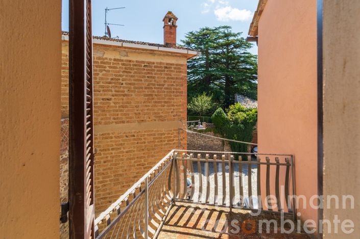 Image No.21-3 Bed Townhouse for sale