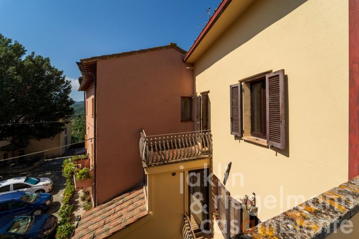 Image No.26-3 Bed Townhouse for sale