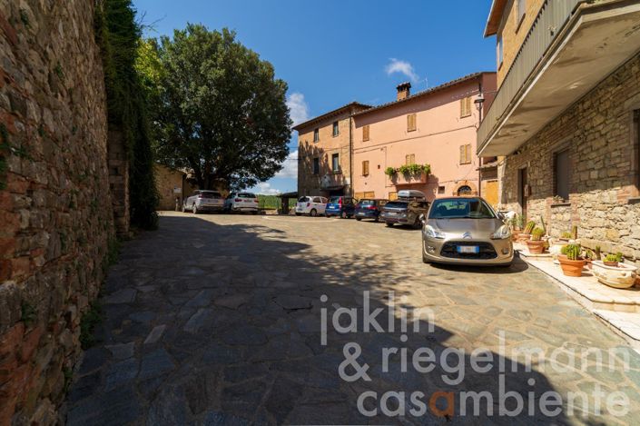 Image No.32-3 Bed Townhouse for sale