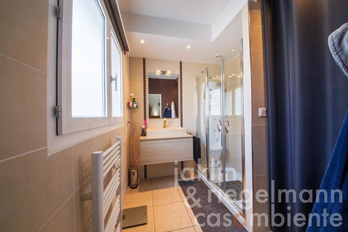 Image No.18-5 Bed Townhouse for sale