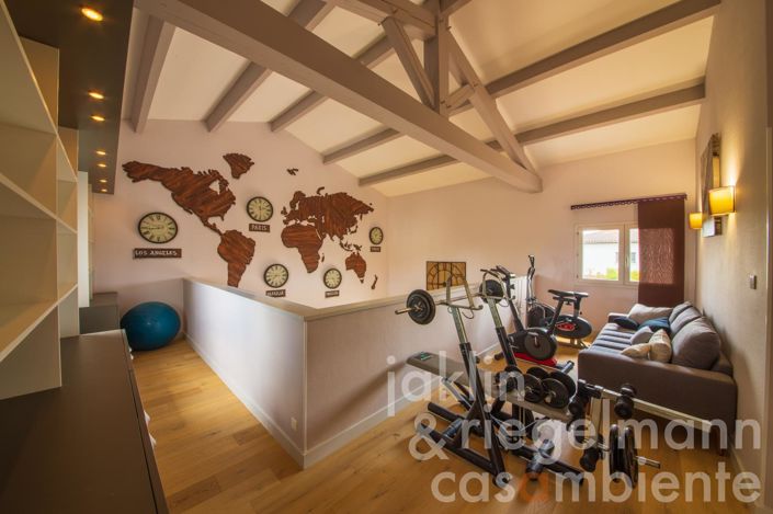 Image No.20-5 Bed Townhouse for sale