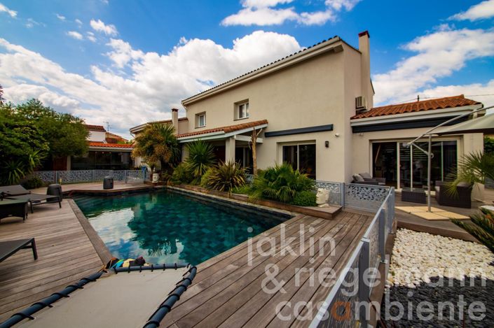 Image No.34-5 Bed Townhouse for sale