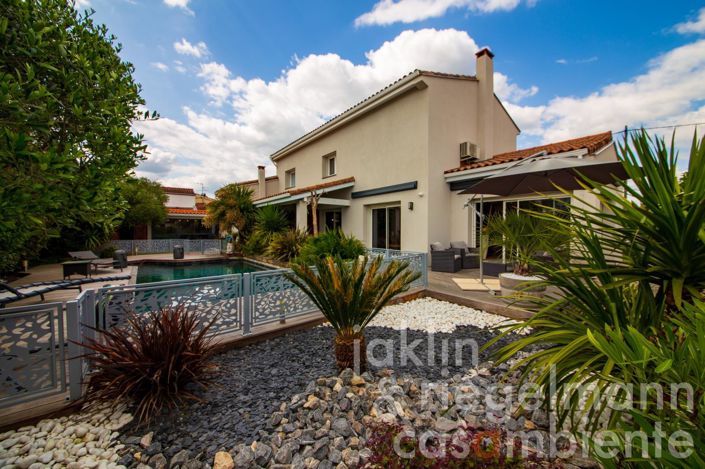 Image No.35-5 Bed Townhouse for sale