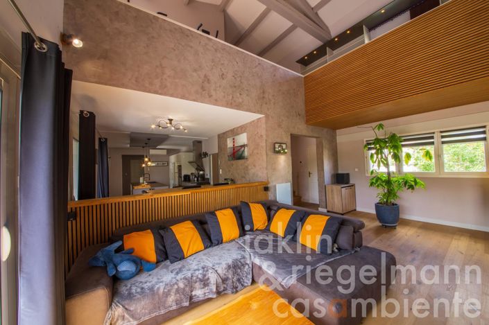 Image No.6-5 Bed Townhouse for sale