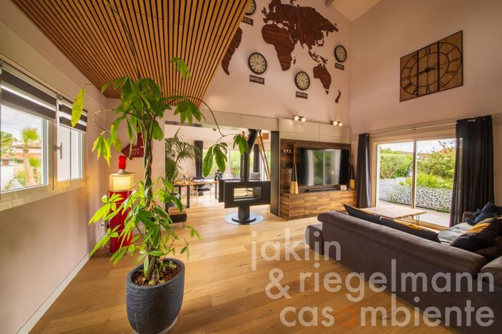 Image No.7-5 Bed Townhouse for sale