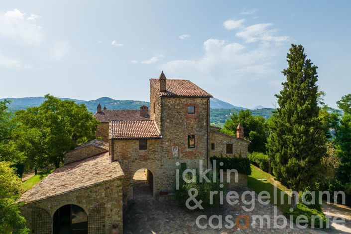 Image No.11-7 Bed Country House for sale