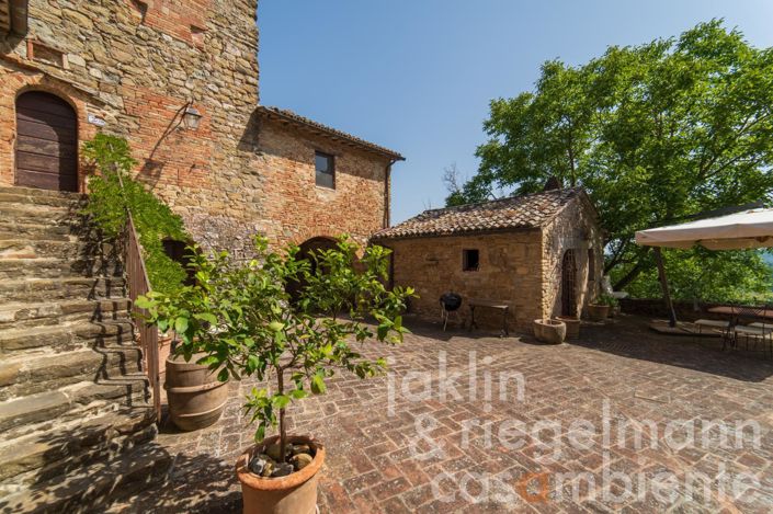 Image No.27-7 Bed Country House for sale