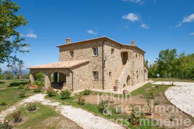 4 Bed Country House for sale