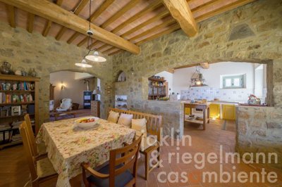 67b87de8989f1m272520