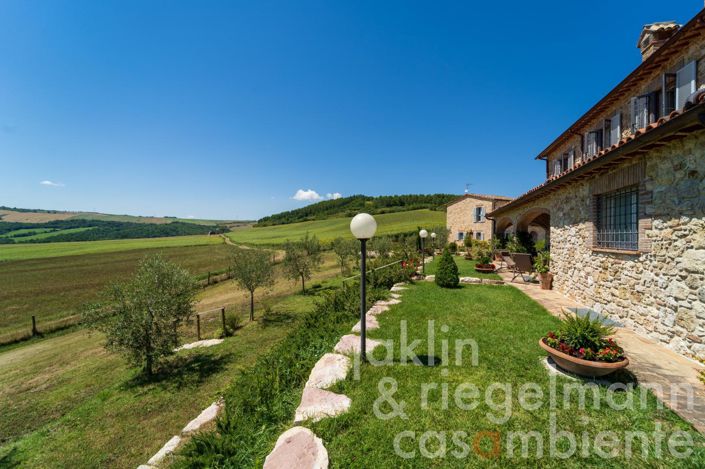 Image No.15-7 Bed Country House for sale