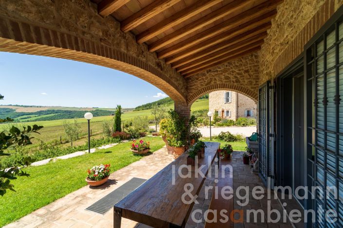 Image No.17-7 Bed Country House for sale