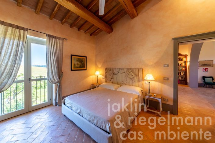 Image No.42-7 Bed Country House for sale